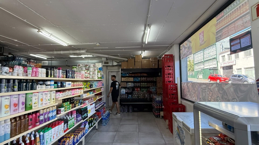 To Let commercial Property for Rent in Gardens Western Cape